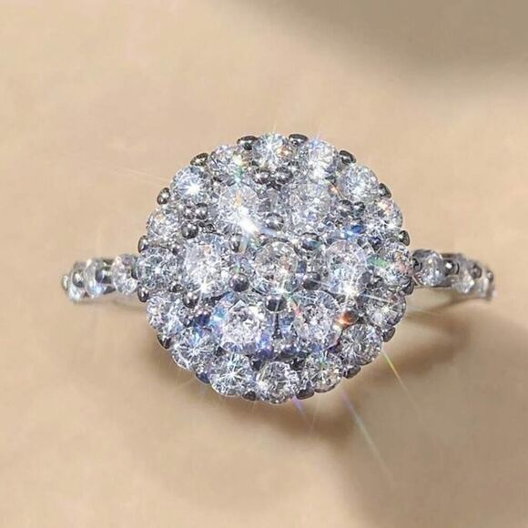 Sparkling 925 Silver Plated Infinity Ring with Micro Paved Round Zirconia Size 7 - Picture 7 of 9